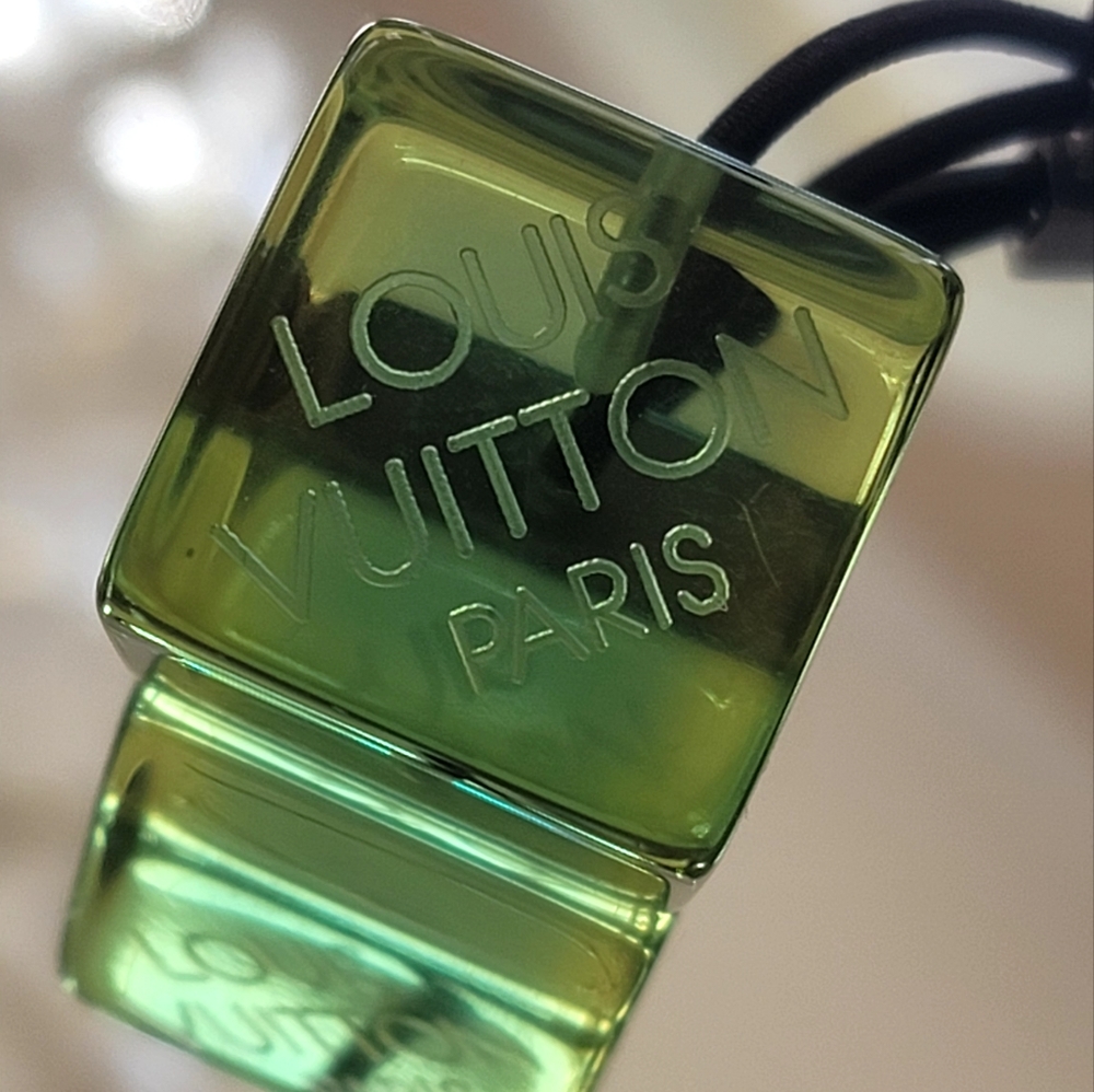 LOUIS VUITTON HAIR TIE - Picture 3 of 4